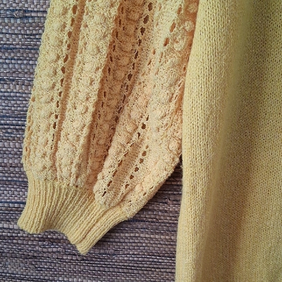 Comfy Love at First Find Yellow Crew Neck Sweater Crochet Sleeves  - Size XL - Picture 2 of 8